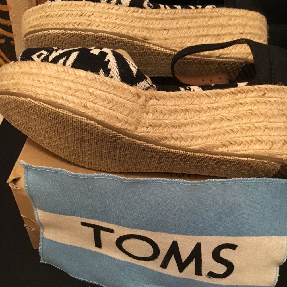 Shoes - Picture 5 of 5